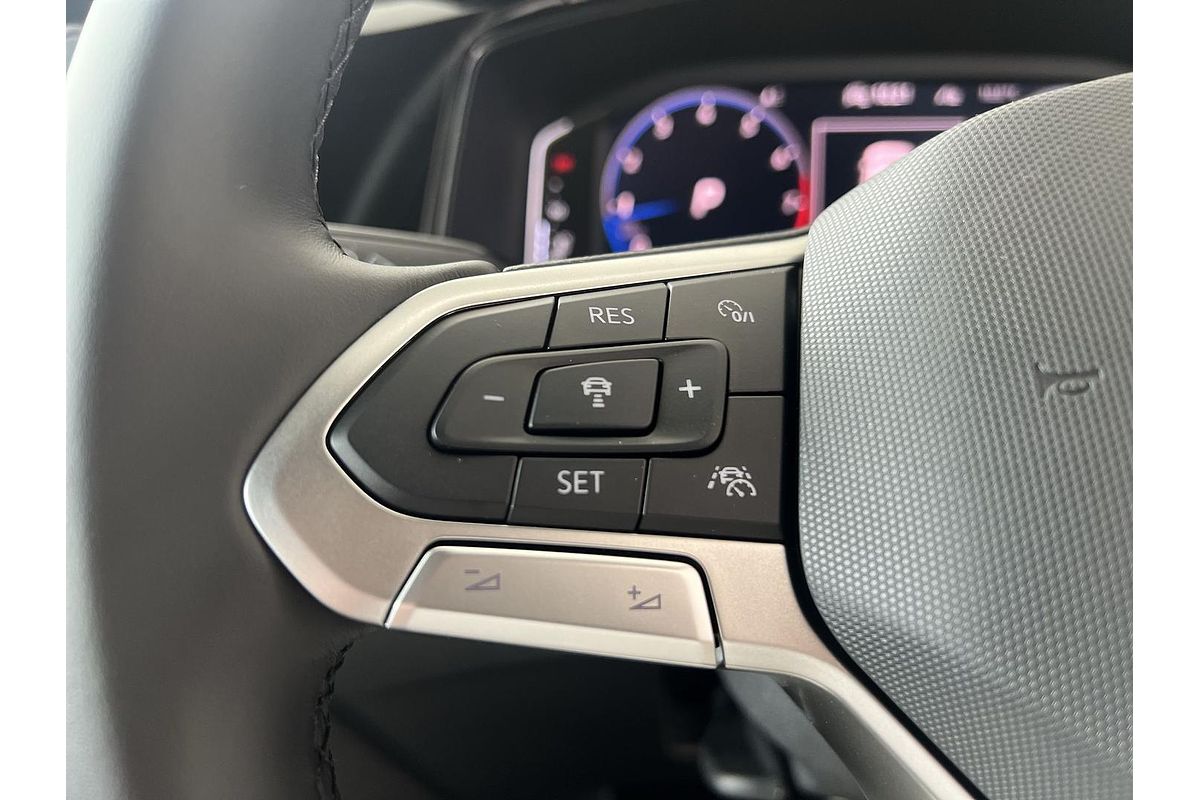 2024 Volkswagen T-Roc 140TSI R-Line D11
