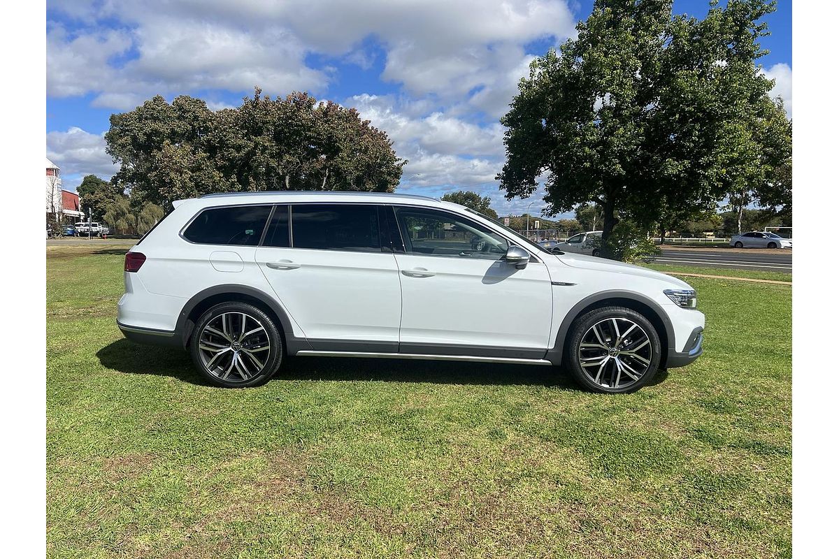 2023 Volkswagen Passat Alltrack 162TSI Premium B8