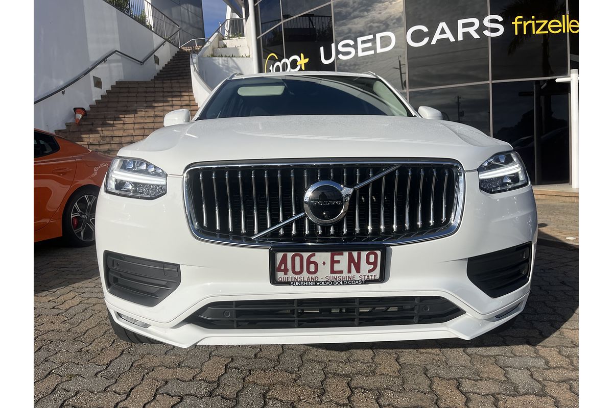 2022 Volvo XC90 B5 Momentum