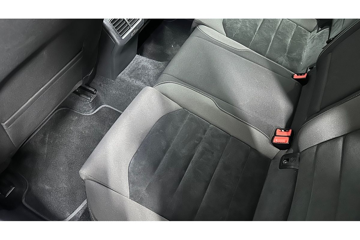2013 Volkswagen Golf 103TSI DSG Highline VII