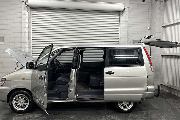 2001 Toyota Spacia SR40R