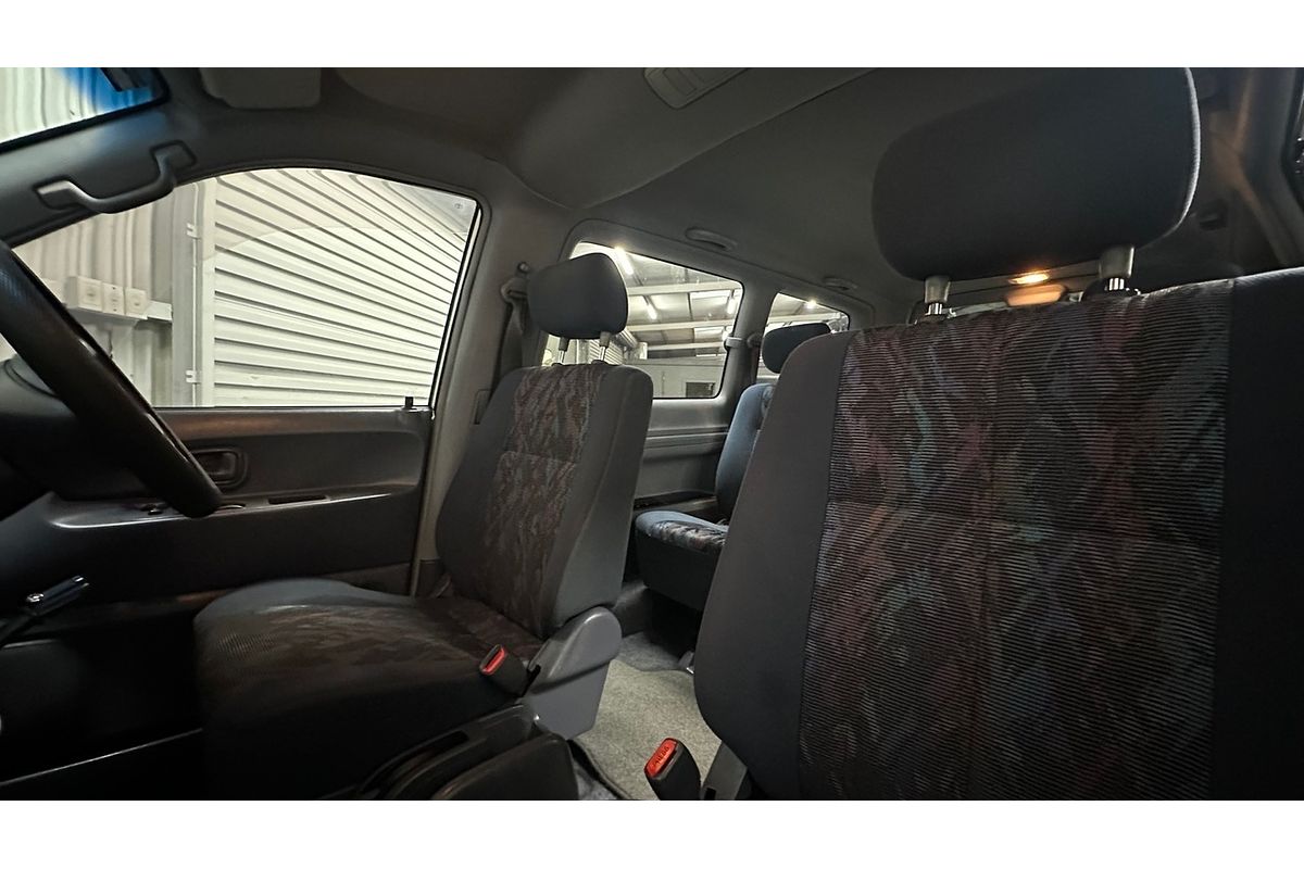 2001 Toyota Spacia SR40R