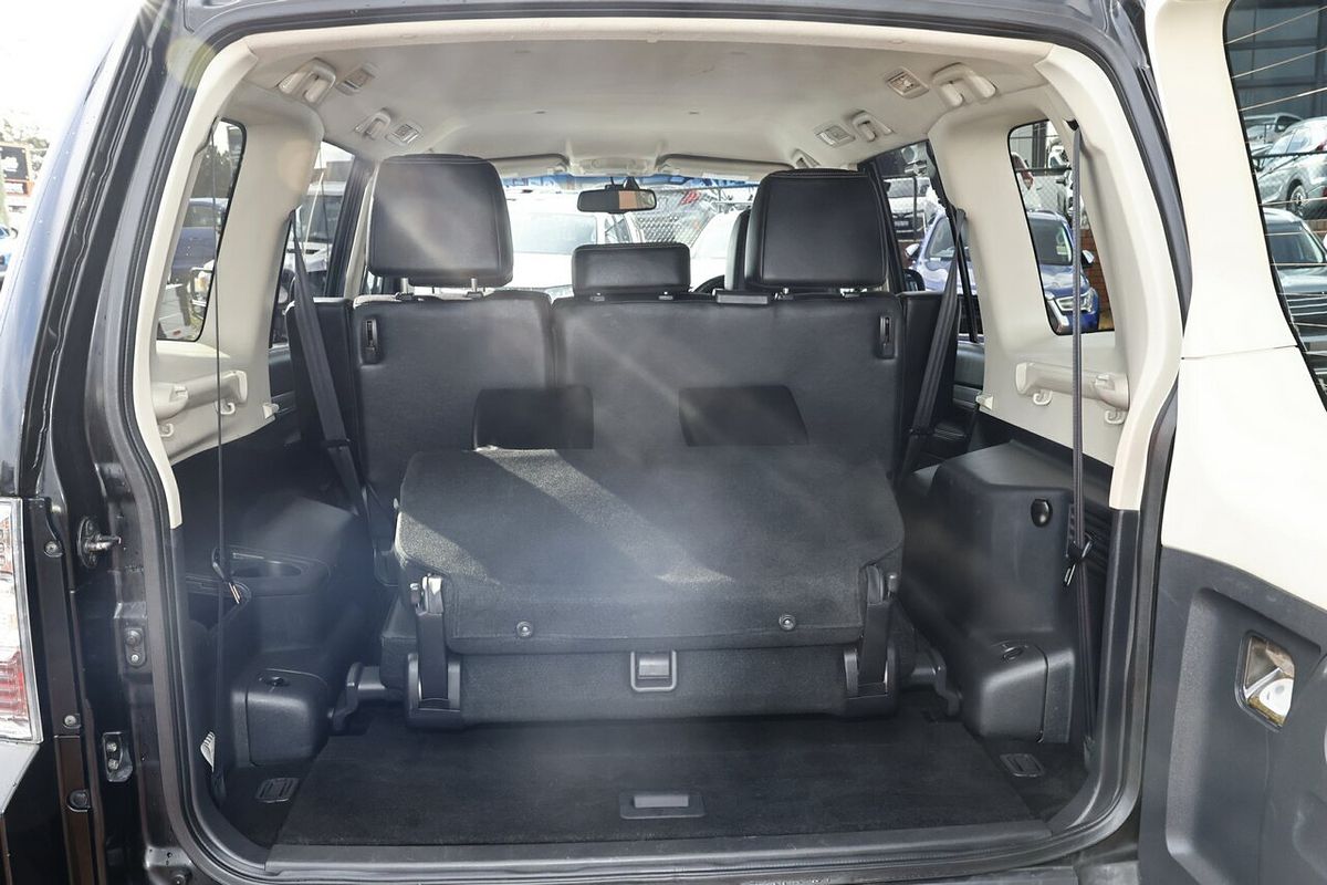 2016 Mitsubishi Pajero GLS NX