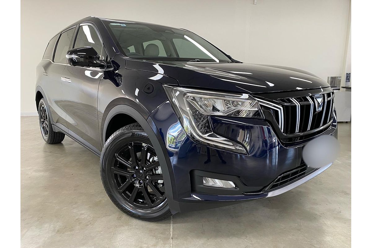 2024 Mahindra XUV700 AX7L