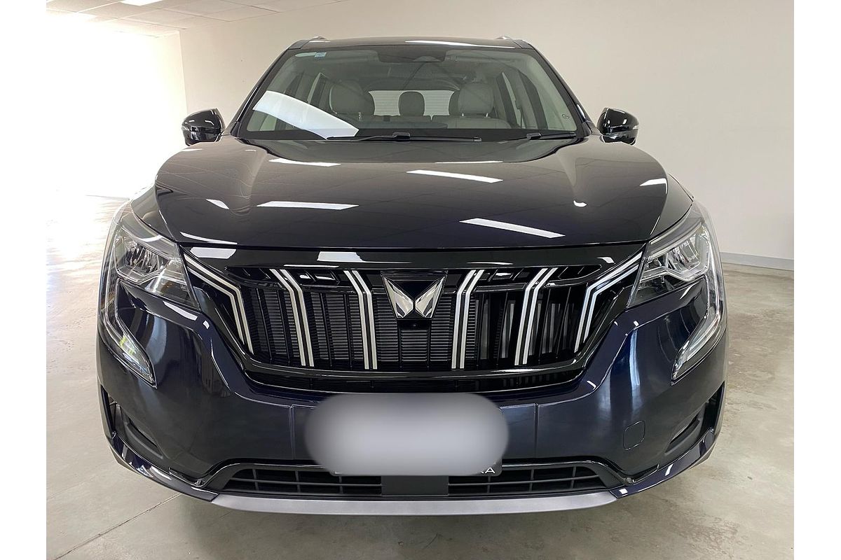 2024 Mahindra XUV700 AX7L