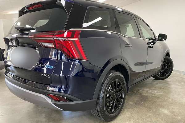 2024 Mahindra XUV700 AX7L