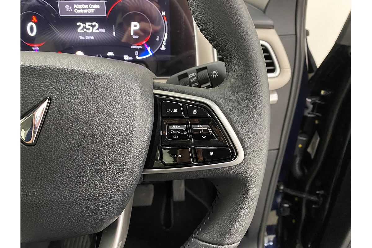 2024 Mahindra XUV700 AX7L