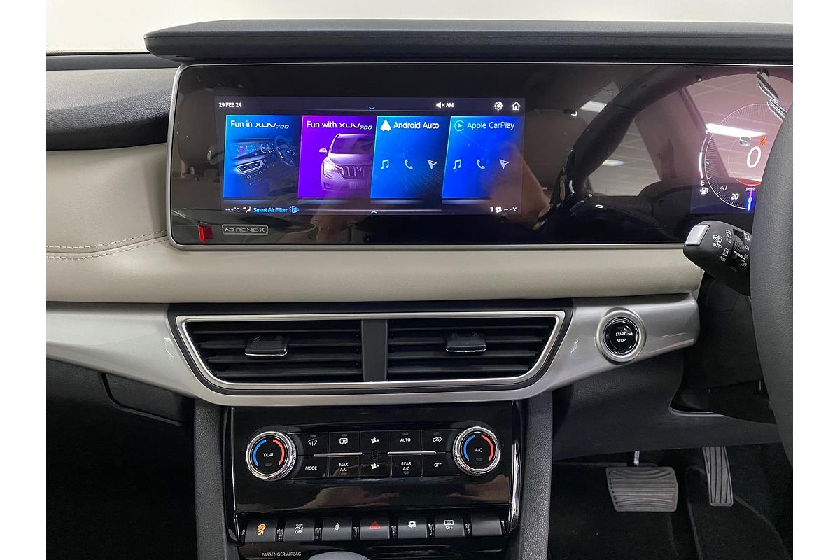 2024 Mahindra XUV700 AX7L