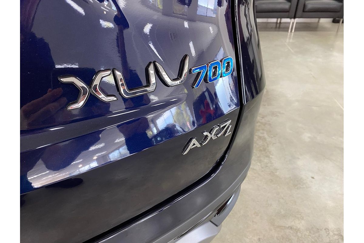 2024 Mahindra XUV700 AX7L
