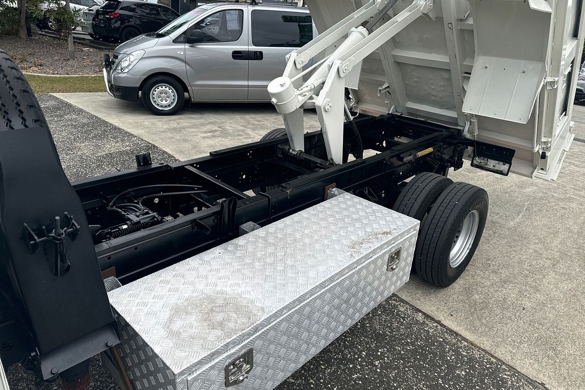 2017 Hino 300 Series 816 4x2
