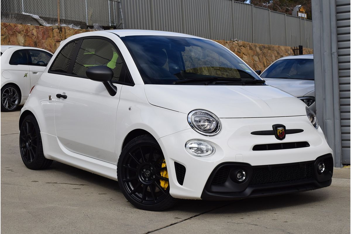 2023 Abarth 695 Competizione