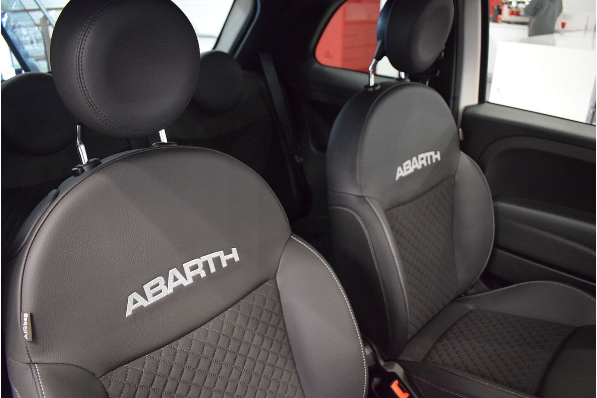 2023 Abarth 695 Competizione