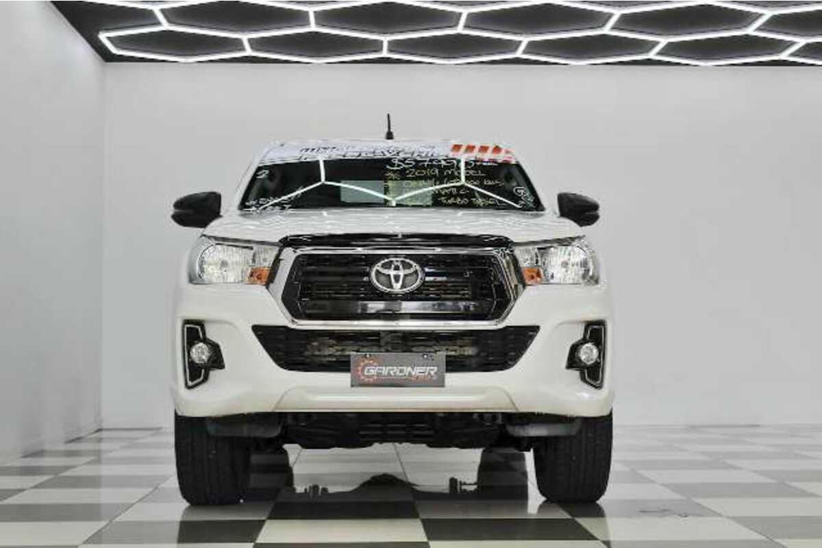 2019 Toyota HILUX SR DUAL CAB GUN126R