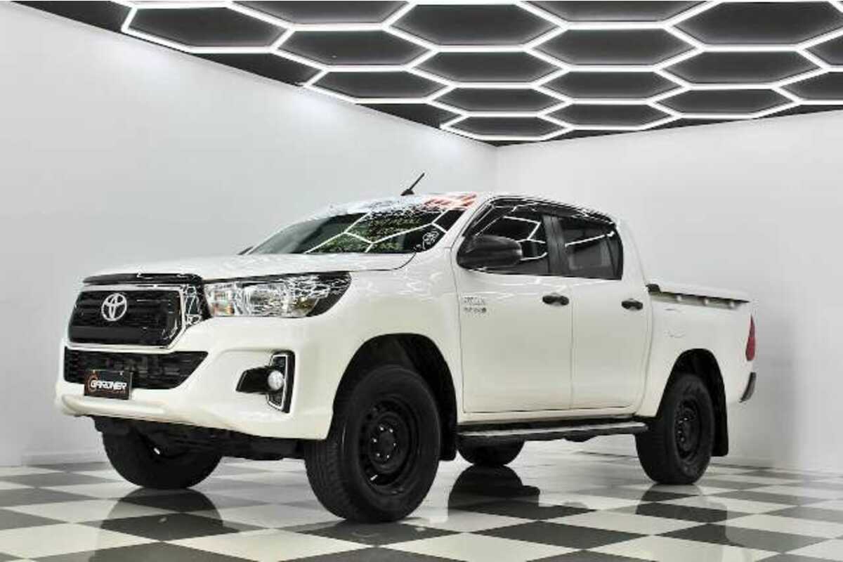 2019 Toyota HILUX SR DUAL CAB GUN126R