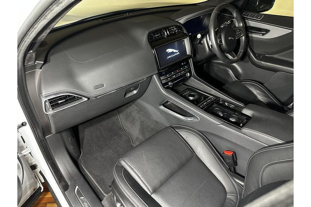 2020 Jaguar F-PACE 20d Chequered Flag X761