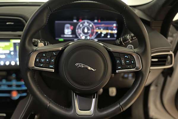 2020 Jaguar F-PACE 20d Chequered Flag X761