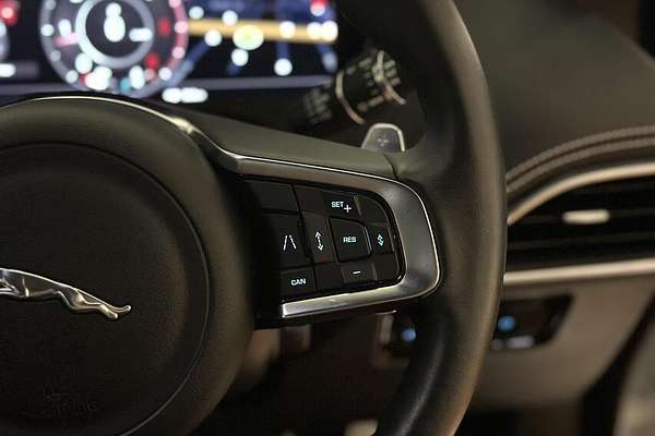 2020 Jaguar F-PACE 20d Chequered Flag X761