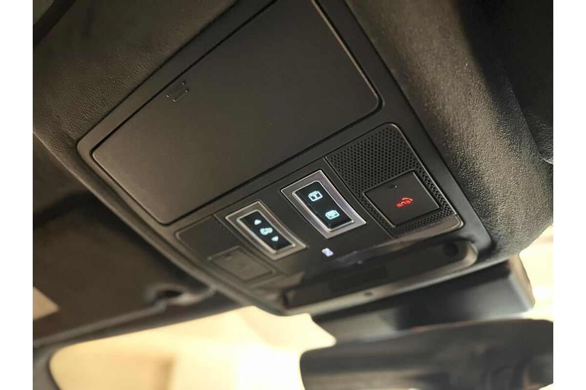 2020 Jaguar F-PACE 20d Chequered Flag X761