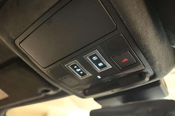 2020 Jaguar F-PACE 20d Chequered Flag X761