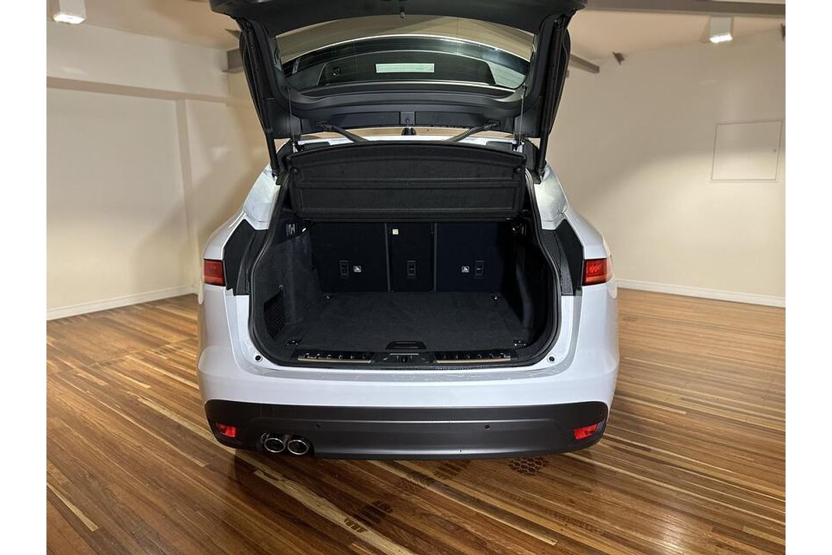 2020 Jaguar F-PACE 20d Chequered Flag X761