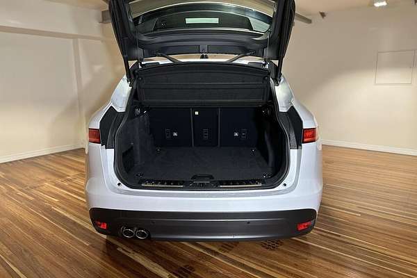 2020 Jaguar F-PACE 20d Chequered Flag X761