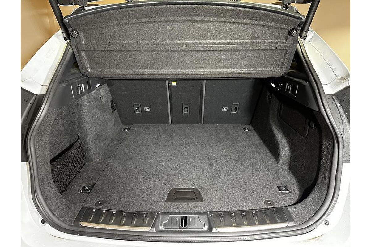 2020 Jaguar F-PACE 20d Chequered Flag X761