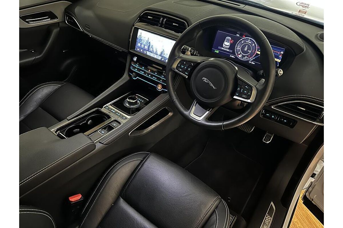 2020 Jaguar F-PACE 20d Chequered Flag X761