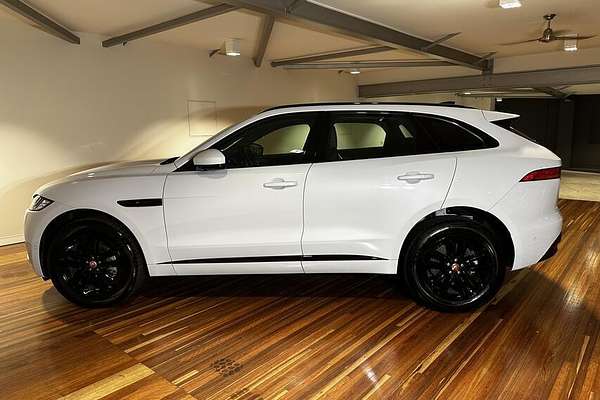 2020 Jaguar F-PACE 20d Chequered Flag X761