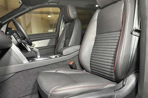 2022 Land Rover Discovery Sport P250 R-Dynamic SE L550
