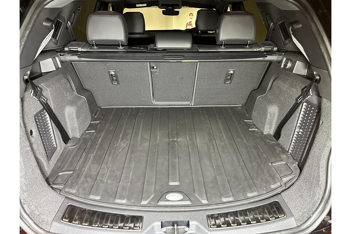 2022 Land Rover Discovery Sport P250 R-Dynamic SE L550
