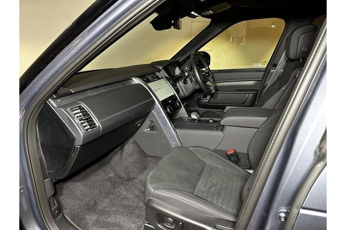 2021 Land Rover Discovery D300 R-Dynamic SE Series 5