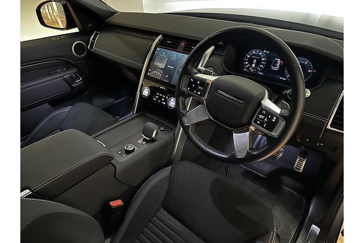 2021 Land Rover Discovery D300 R-Dynamic SE Series 5