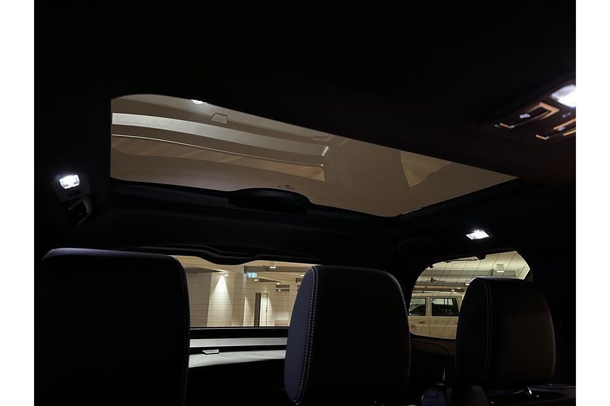 2021 Land Rover Discovery D300 R-Dynamic SE Series 5