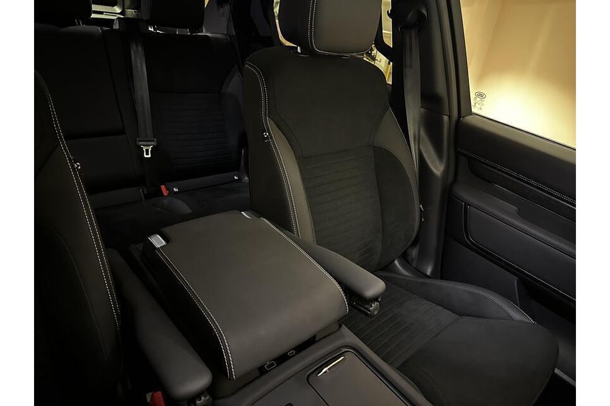 2021 Land Rover Discovery D300 R-Dynamic SE Series 5