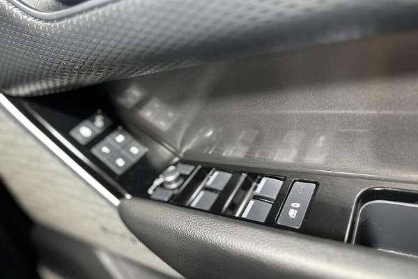 2019 Land Rover Range Rover Velar P250 SE L560