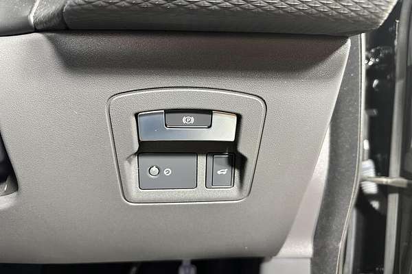 2019 Land Rover Range Rover Velar P250 SE L560