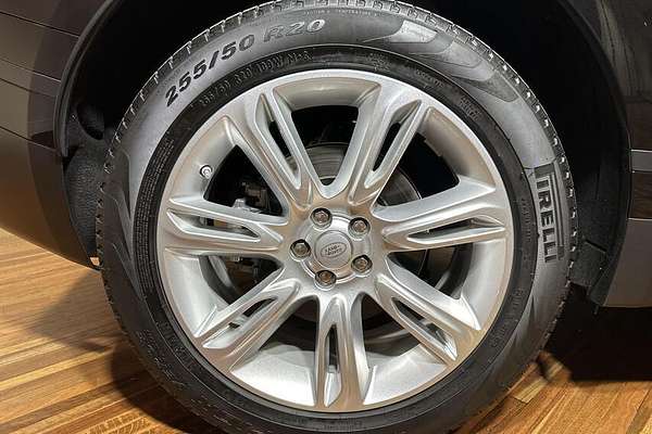 2019 Land Rover Range Rover Velar P250 SE L560
