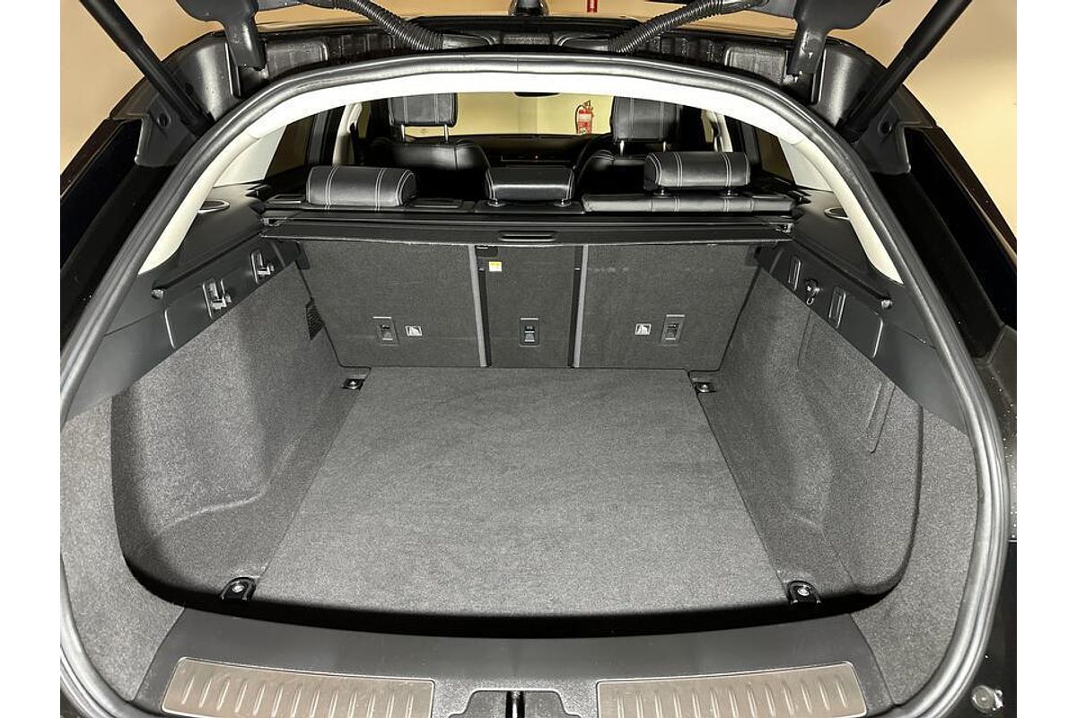 2019 Land Rover Range Rover Velar P250 SE L560