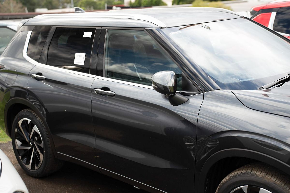 2023 Mitsubishi Outlander Exceed ZM