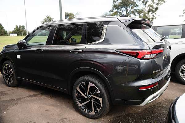 2023 Mitsubishi Outlander Exceed ZM