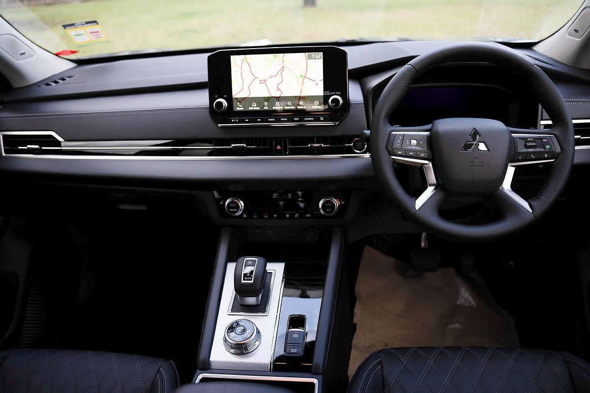2023 Mitsubishi Outlander Exceed ZM