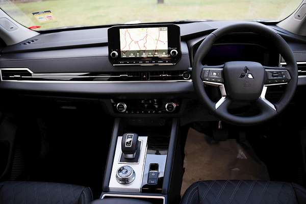 2023 Mitsubishi Outlander Exceed ZM