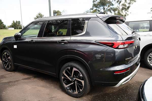 2024 Mitsubishi Outlander Exceed ZM