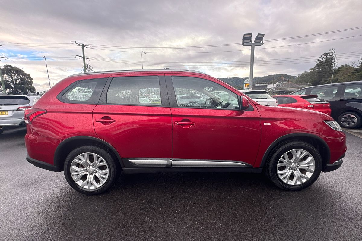 SOLD 2019 Mitsubishi Outlander ES Used SUV Coffs Harbour NSW