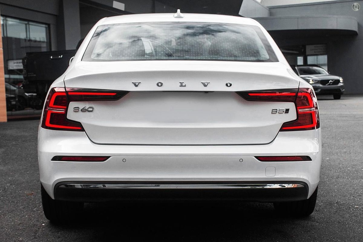 2024 Volvo S60 Ultimate B5 Bright