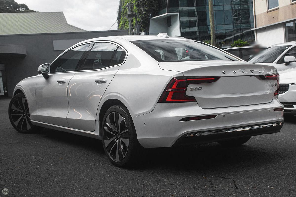 2024 Volvo S60 Ultimate B5 Bright