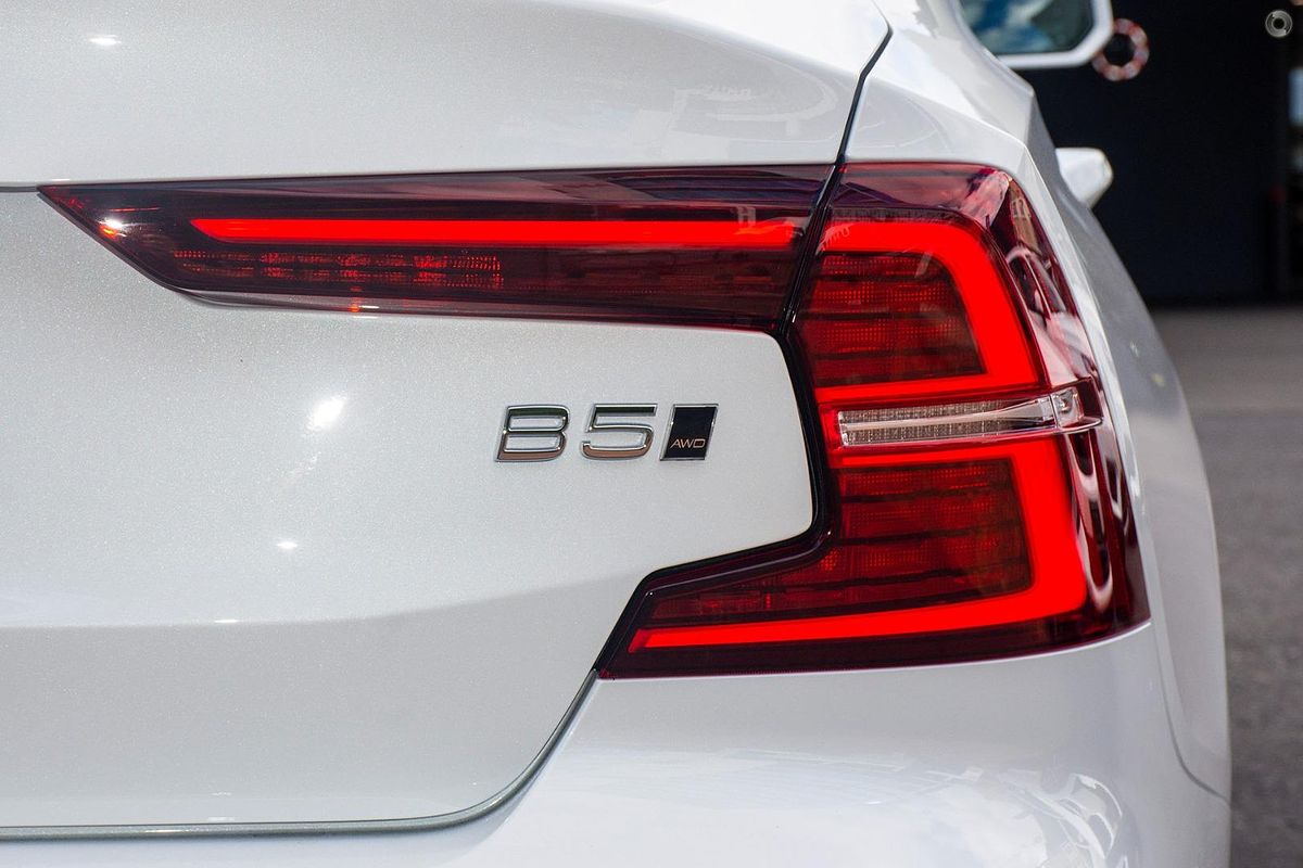 2024 Volvo S60 Ultimate B5 Bright