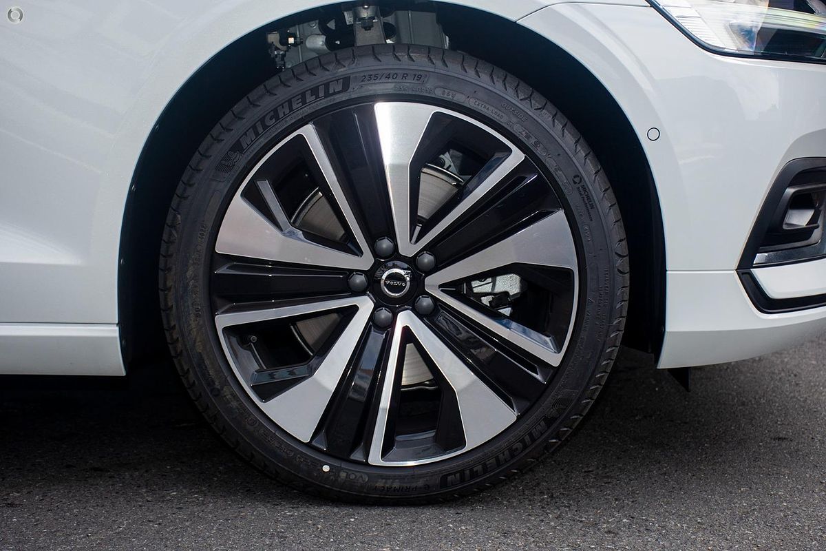 2024 Volvo S60 Ultimate B5 Bright