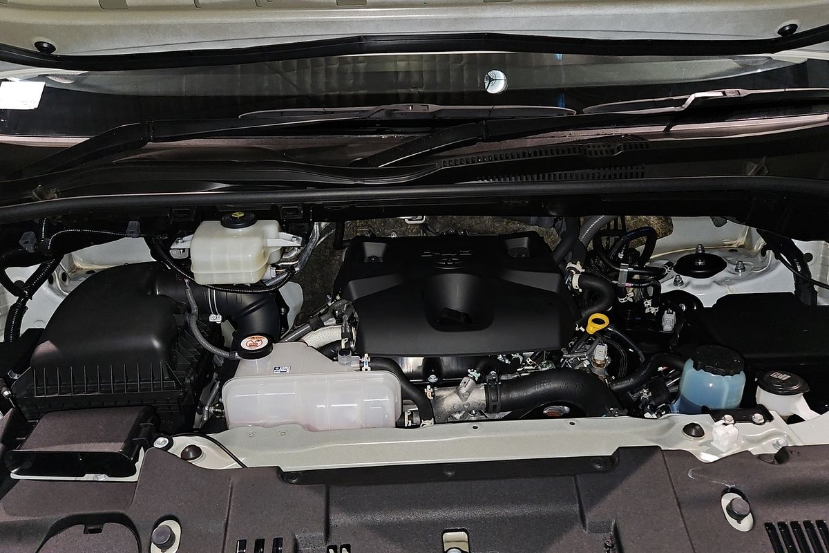 2022 Toyota Hiace Commuter GDH322R