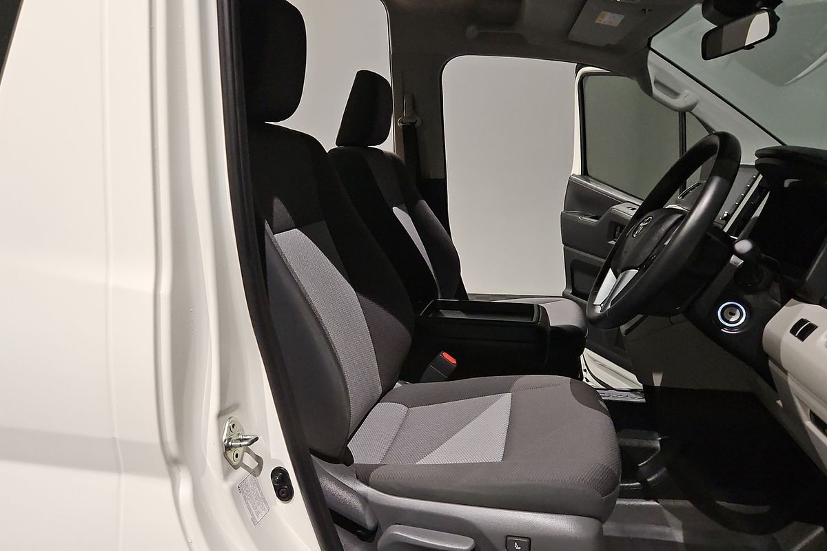 2022 Toyota Hiace Commuter GDH322R